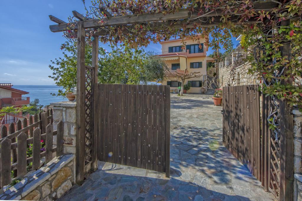 Villa Giovanni Paralia Vrachou Buitenkant foto
